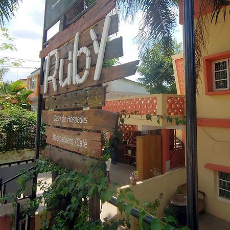 Ruby - Casa De Hospedes - Backpackers Nampula Extérieur photo