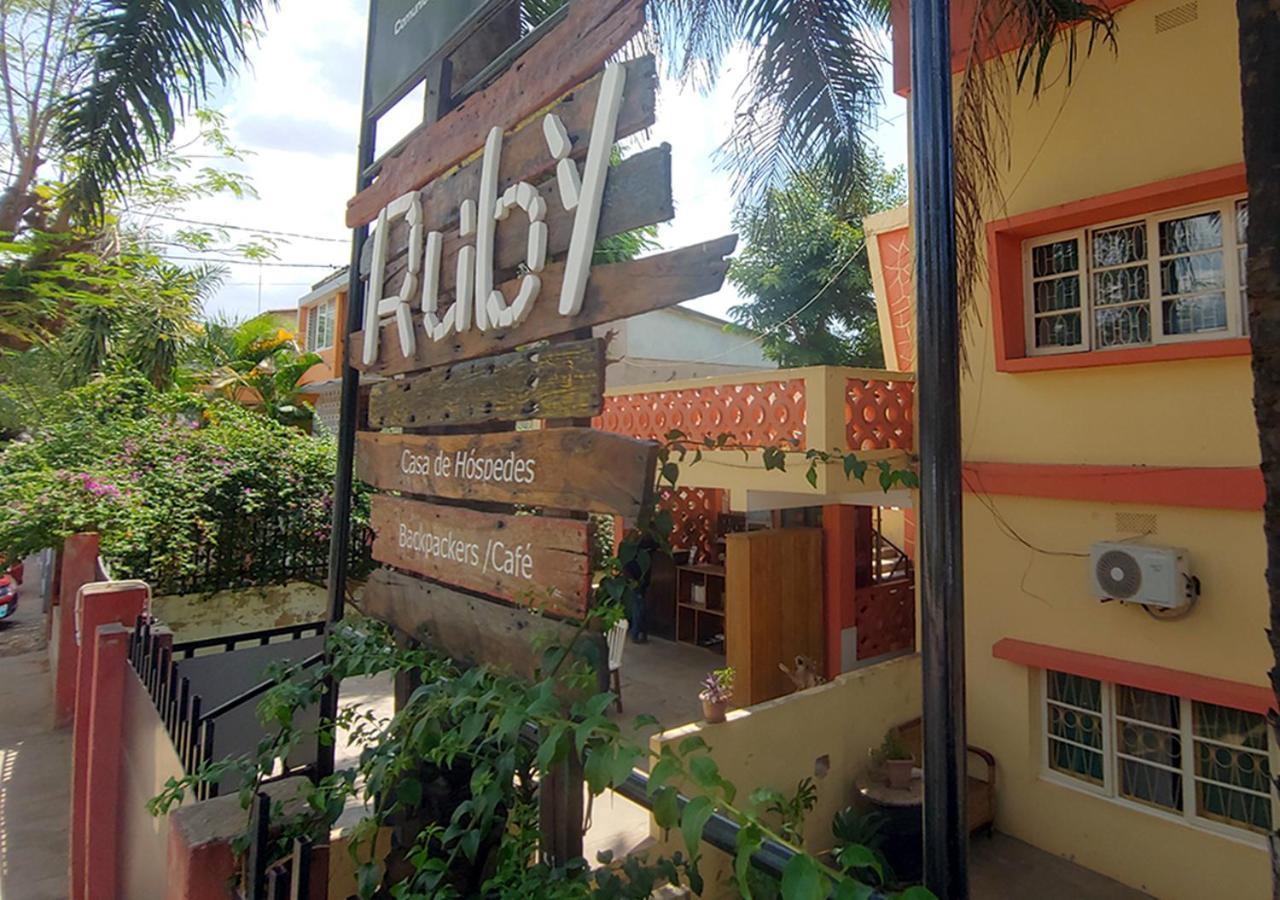 Ruby - Casa De Hospedes - Backpackers Nampula Extérieur photo