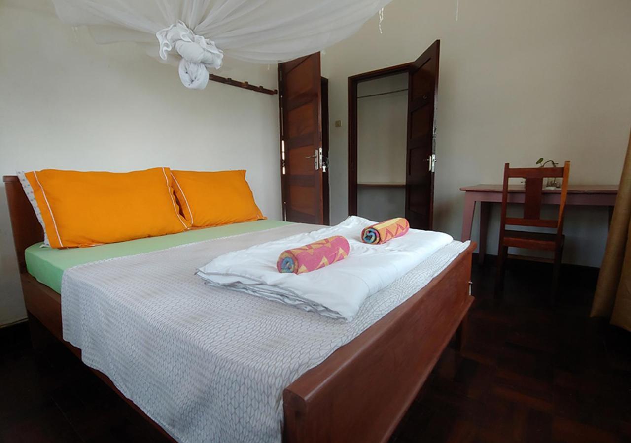 Ruby - Casa De Hospedes - Backpackers Nampula Extérieur photo