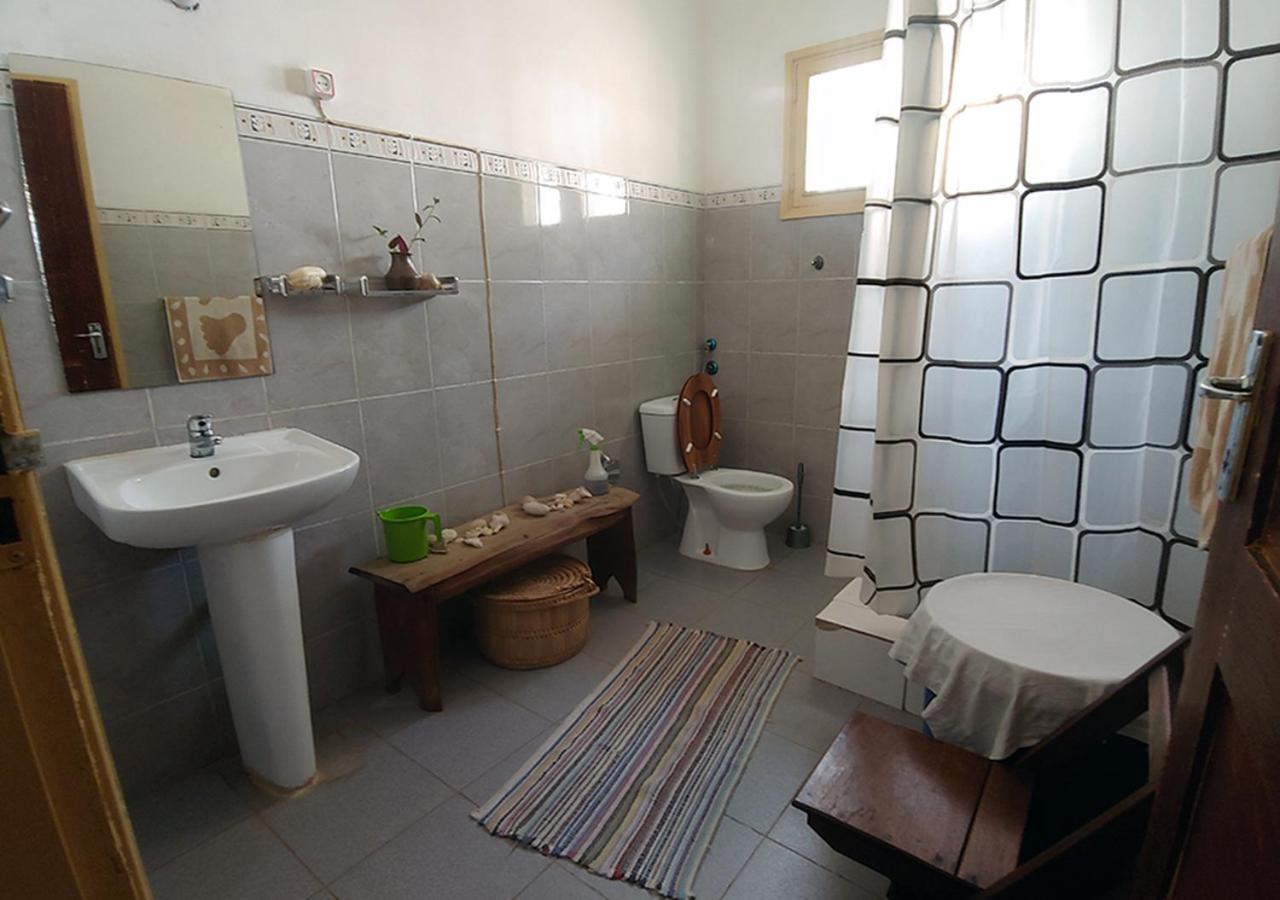 Ruby - Casa De Hospedes - Backpackers Nampula Extérieur photo