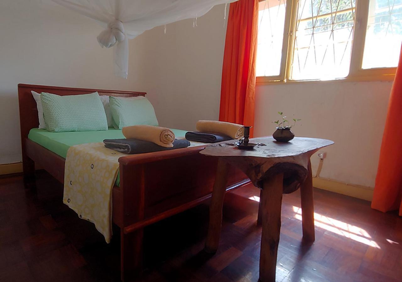 Ruby - Casa De Hospedes - Backpackers Nampula Extérieur photo